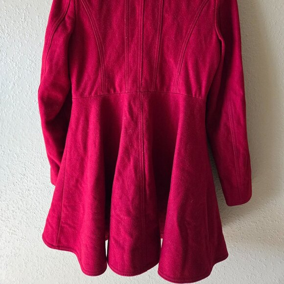 Just in Time for the Holidays! Fantastic Red Wool Blend Coat - Picture 5 of 8